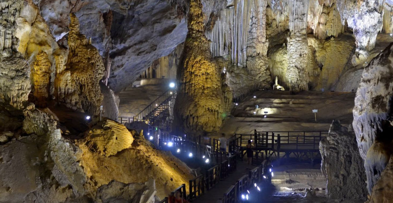 Tour “Vườn Thực Vật – Động Thiên Đường – Động Phong Nha 1